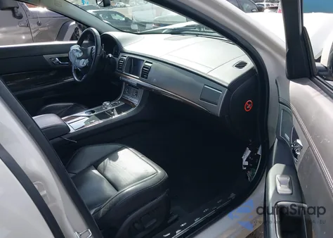 2010 Jaguar Xf Xfr из США, поврежденный, VIN SAJWA0JC4AMR49529